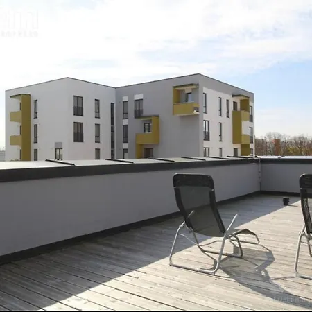 Peaceful And Sunny Apartment Riga